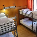 Mola! Hostel *