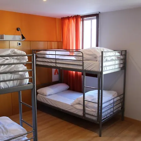 Auberge de jeunesse Mola! *