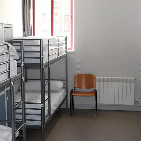Mola! Hostel *